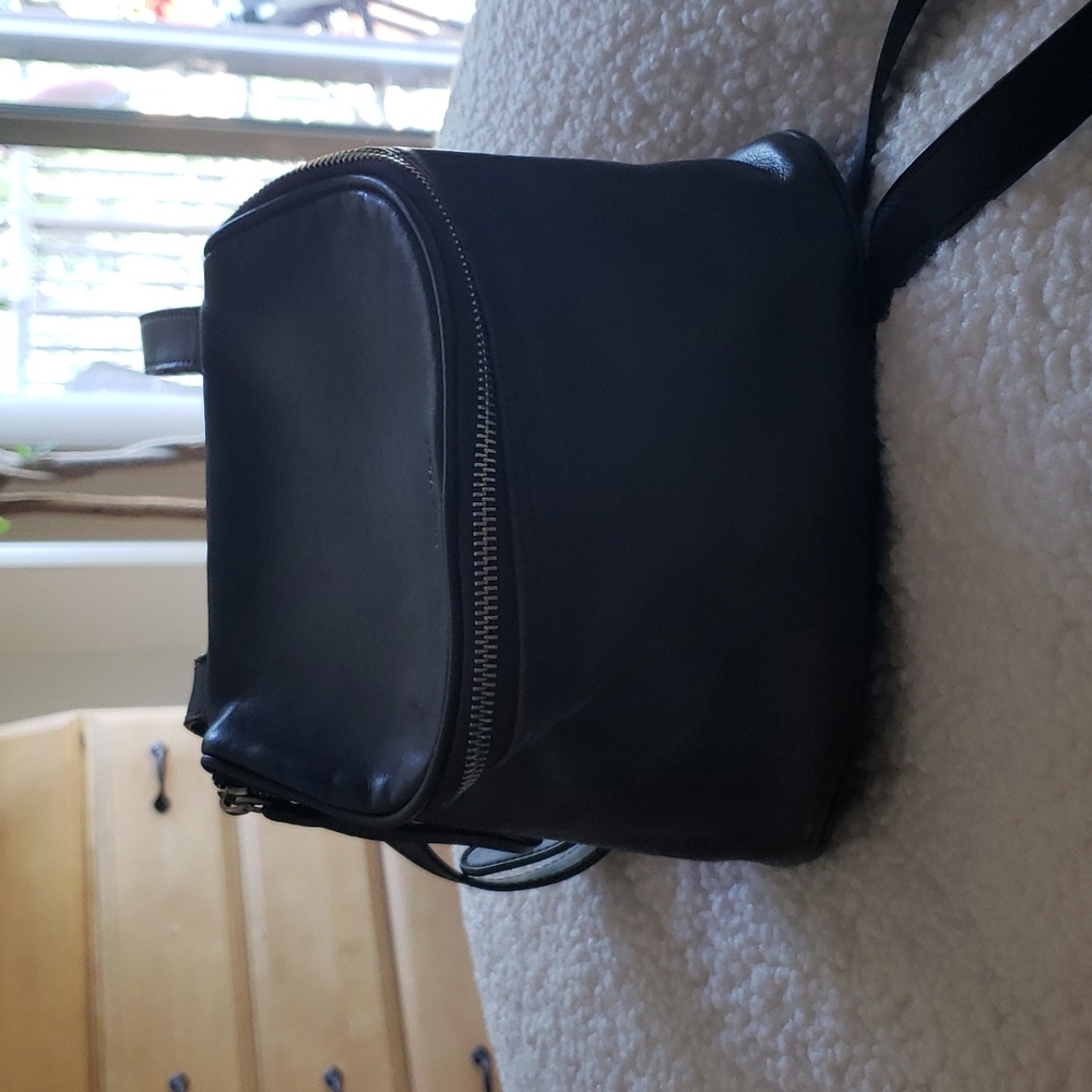 Leather handbag/purse/pocketbook/cross body